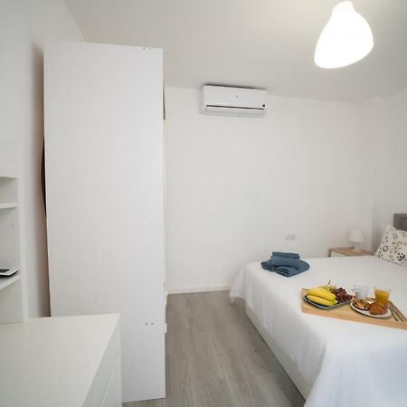 1 Room Playa Pedregalejo Malaga Exterior photo